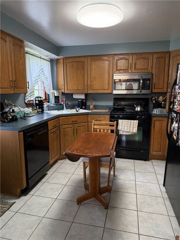 27 Christine Dr, Cheswick, PA 15024
