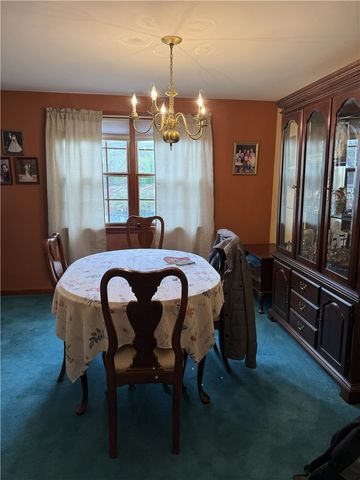 27 Christine Dr, Cheswick, PA 15024