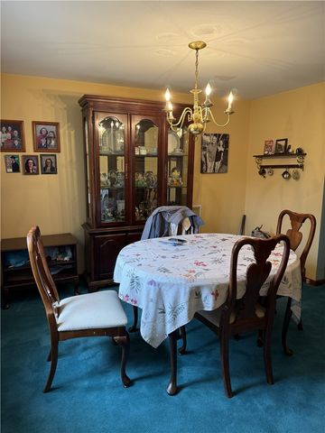 27 Christine Dr, Cheswick, PA 15024