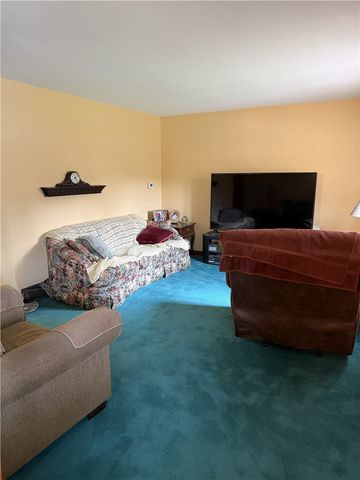 27 Christine Dr, Cheswick, PA 15024