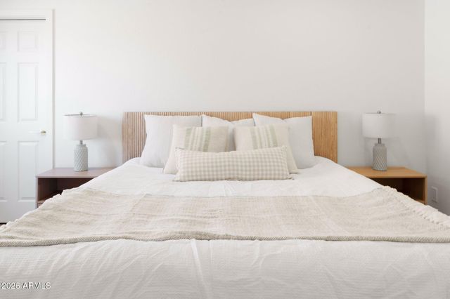 18428 N 42ND Street, Phoenix, AZ 85032