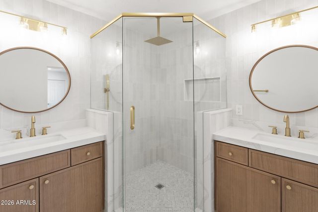 18428 N 42ND Street, Phoenix, AZ 85032