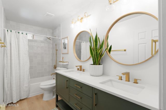 18428 N 42ND Street, Phoenix, AZ 85032