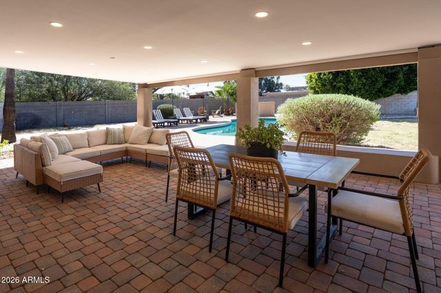 18428 N 42ND Street, Phoenix, AZ 85032