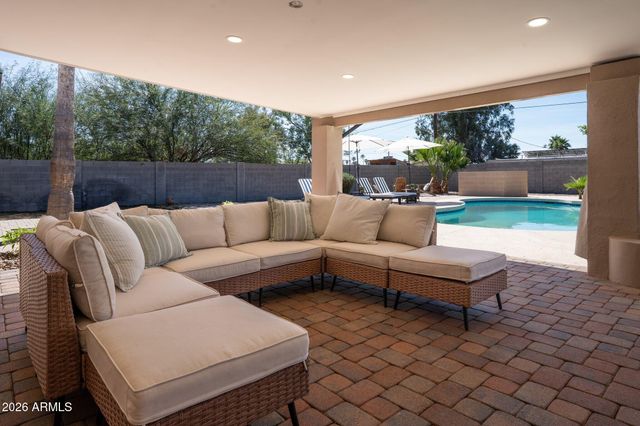 18428 N 42ND Street, Phoenix, AZ 85032