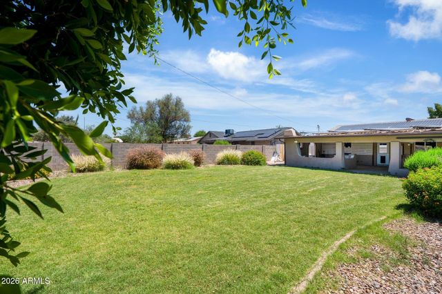 18428 N 42ND Street, Phoenix, AZ 85032