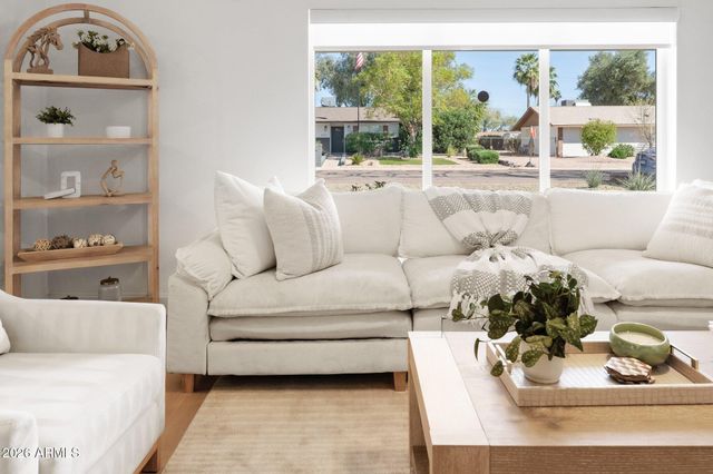 18428 N 42ND Street, Phoenix, AZ 85032