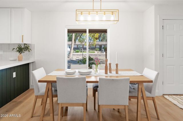 18428 N 42ND Street, Phoenix, AZ 85032