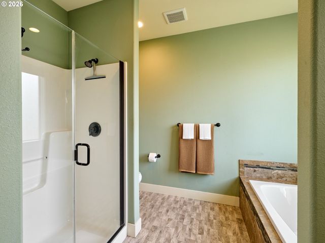 1508 CRESTVIEW Dr, Silverton, OR 97381