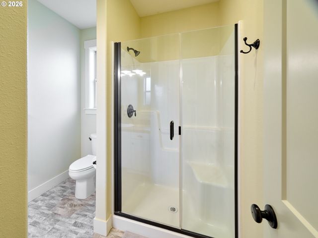 1508 CRESTVIEW Dr, Silverton, OR 97381