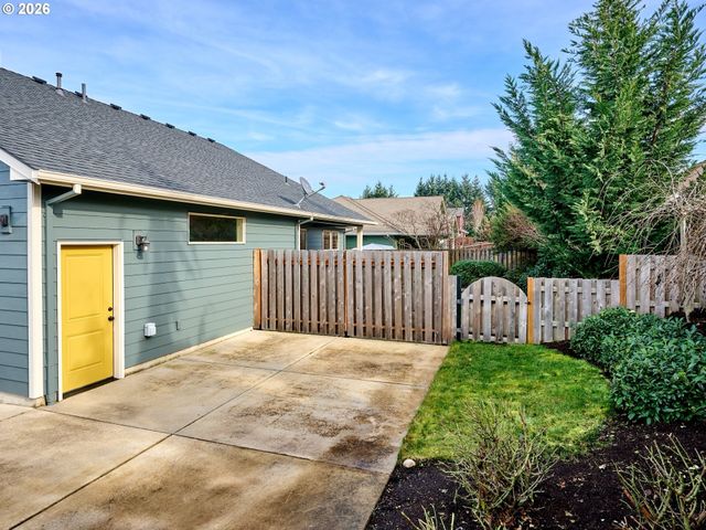 1508 CRESTVIEW Dr, Silverton, OR 97381