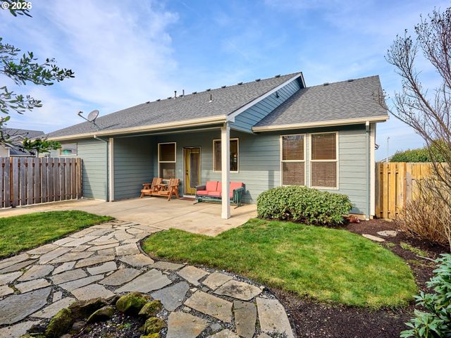 1508 CRESTVIEW Dr, Silverton, OR 97381