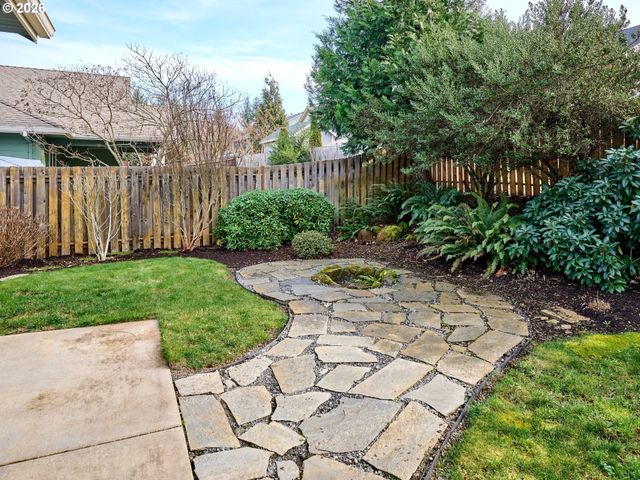 1508 CRESTVIEW Dr, Silverton, OR 97381