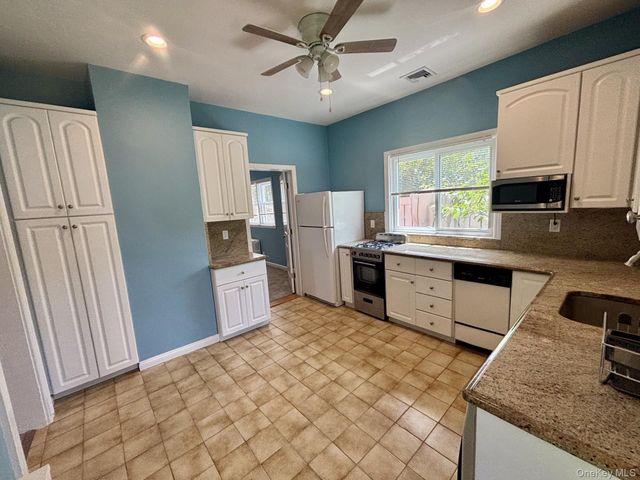 42 Bella Vista Avenue, Glen Head, NY 11542