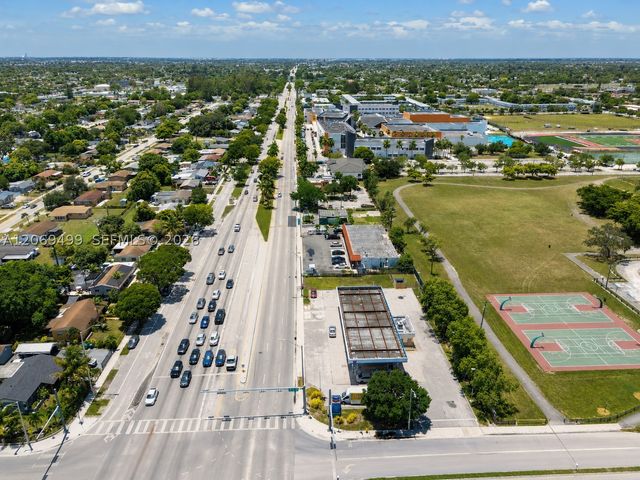 3251 NW 183rd St, Miami Gardens, FL 33056