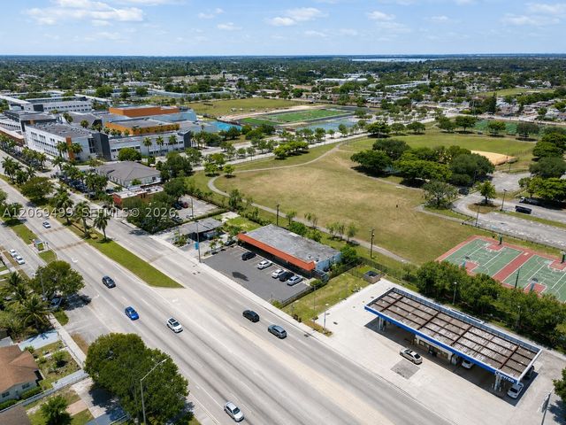 3251 NW 183rd St, Miami Gardens, FL 33056