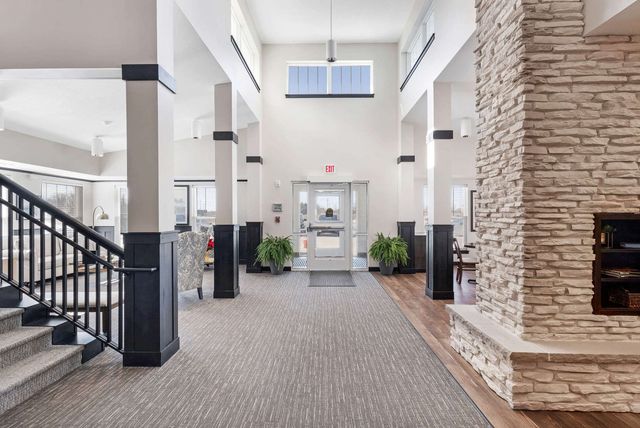 2592 Middle Road 103, Bettendorf, IA 52722