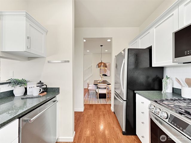 23901 SE 7th Lane, Sammamish, WA 98074