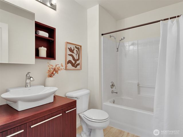 23901 SE 7th Lane, Sammamish, WA 98074
