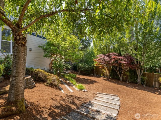 23901 SE 7th Lane, Sammamish, WA 98074