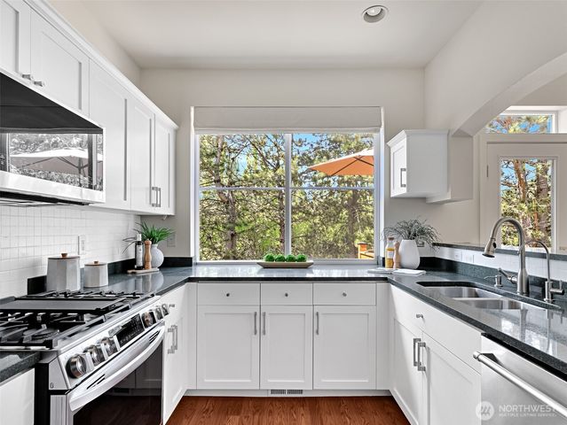 23901 SE 7th Lane, Sammamish, WA 98074