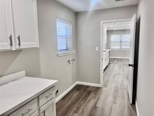 8826 Tanager Street, Houston, TX 77036