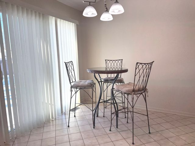 6 Cimarron Court, Cary, IL 60013