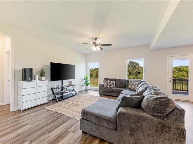 817 Shane Court, Belton, MO 64012