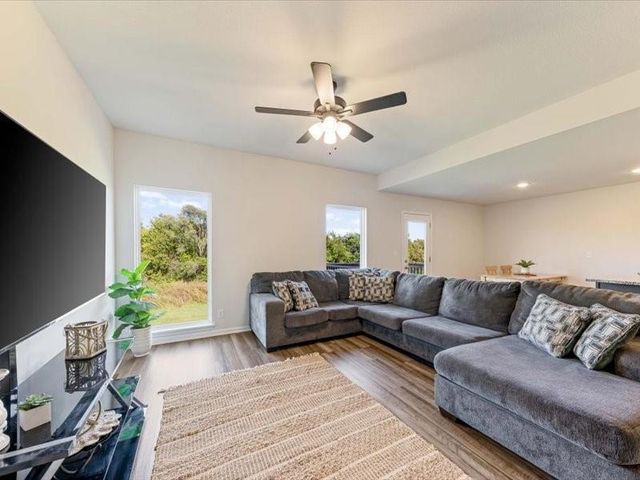 817 Shane Court, Belton, MO 64012