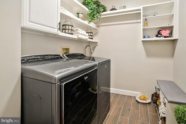 8241 SURRATTS RD, Clinton, MD 20735