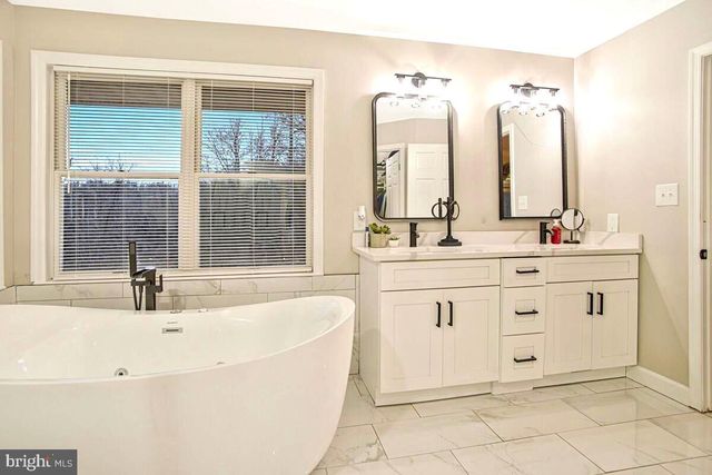 8241 SURRATTS RD, Clinton, MD 20735