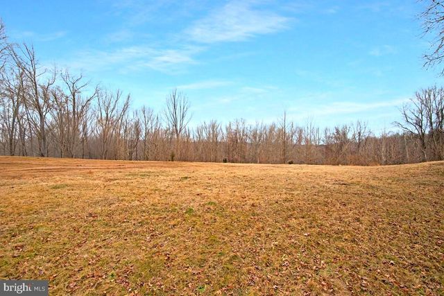 8241 SURRATTS RD, Clinton, MD 20735