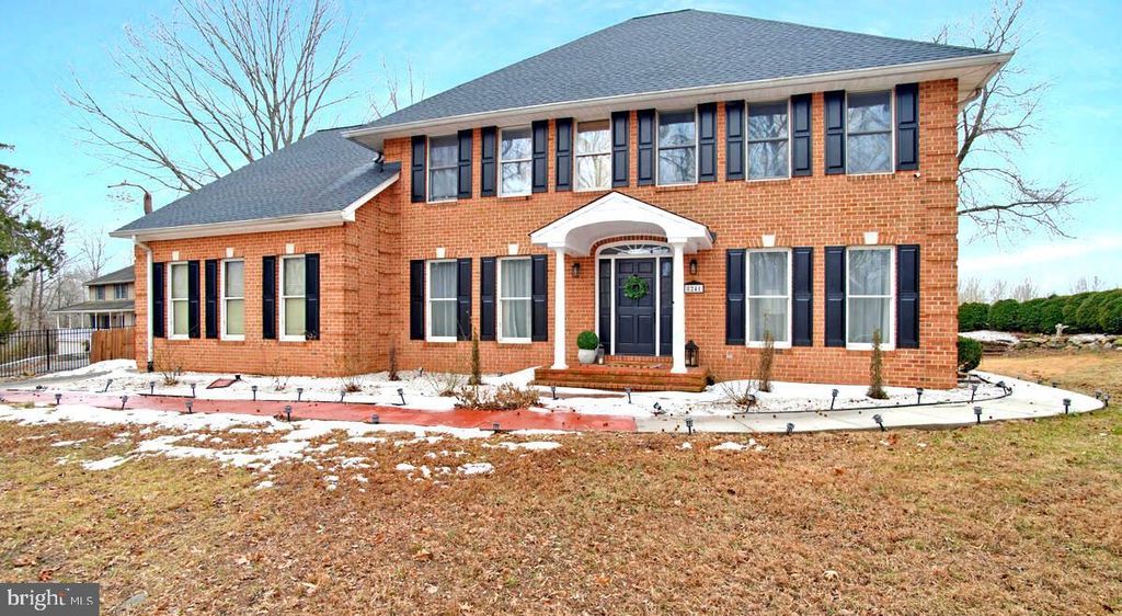 8241 SURRATTS RD, Clinton, MD 20735