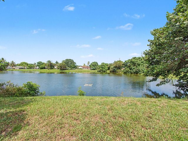 19732 COLORADO Circle, Boca Raton, FL 33434