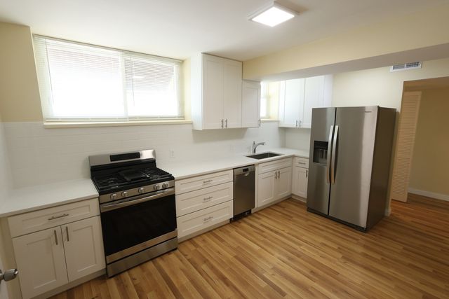 6157 W Belmont Avenue 1R, Chicago, IL 60634