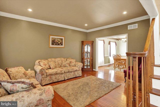 135 WALTER DR, Gilbertsville, PA 19525