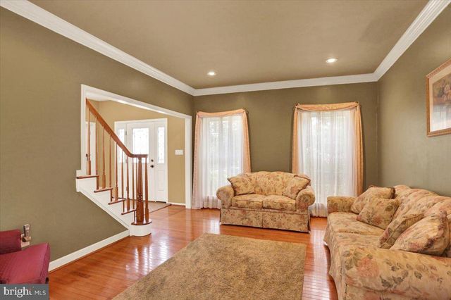135 WALTER DR, Gilbertsville, PA 19525