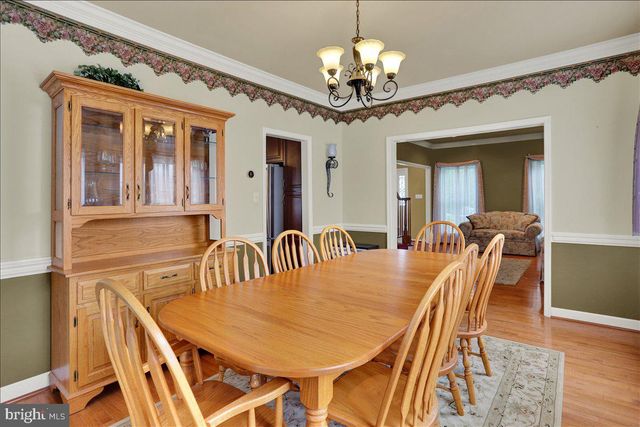 135 WALTER DR, Gilbertsville, PA 19525