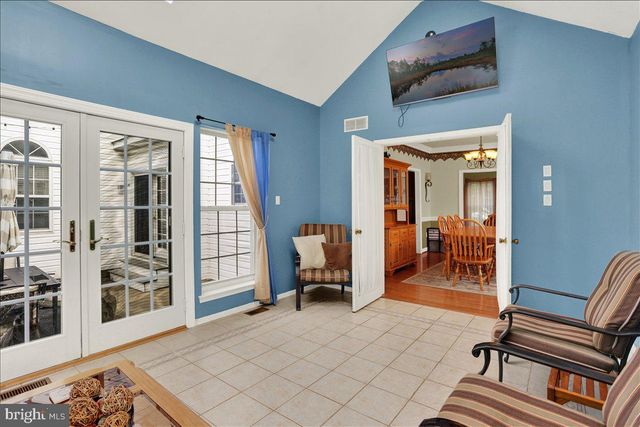 135 WALTER DR, Gilbertsville, PA 19525