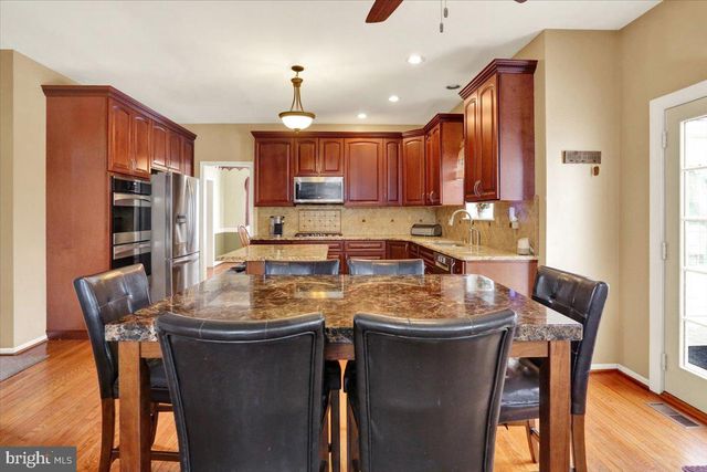 135 WALTER DR, Gilbertsville, PA 19525