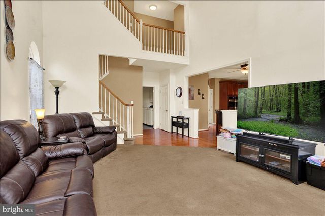 135 WALTER DR, Gilbertsville, PA 19525