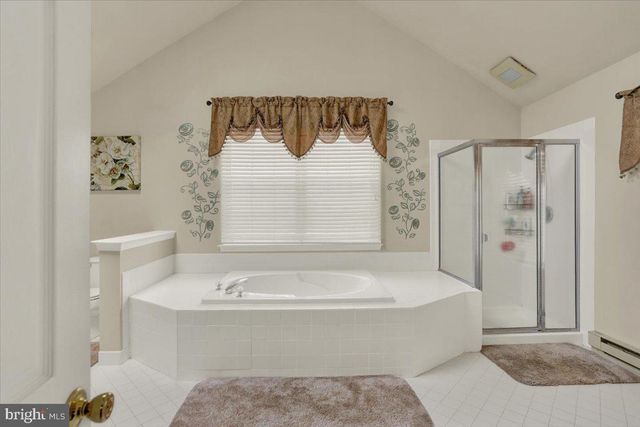 135 WALTER DR, Gilbertsville, PA 19525