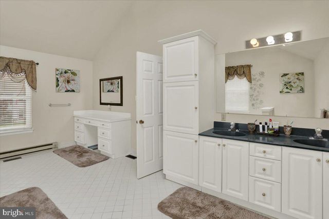 135 WALTER DR, Gilbertsville, PA 19525