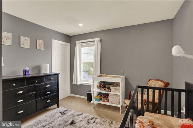 135 WALTER DR, Gilbertsville, PA 19525