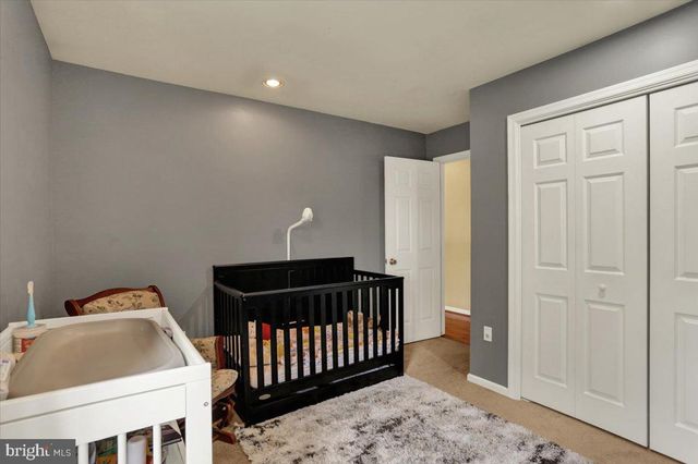 135 WALTER DR, Gilbertsville, PA 19525