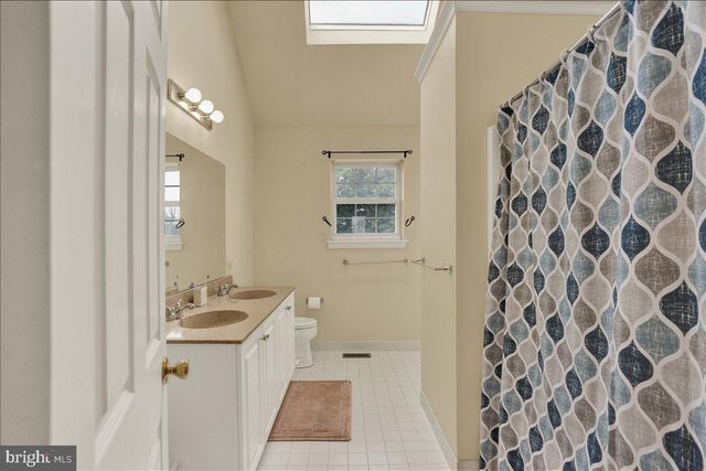 135 WALTER DR, Gilbertsville, PA 19525