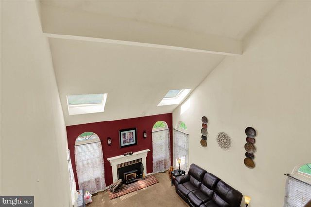135 WALTER DR, Gilbertsville, PA 19525