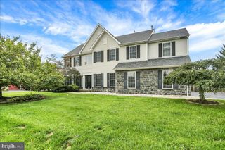 135 WALTER DR, Gilbertsville, PA 19525