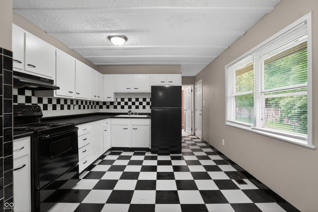 4105 Mellis Court, Indianapolis, IN 46235
