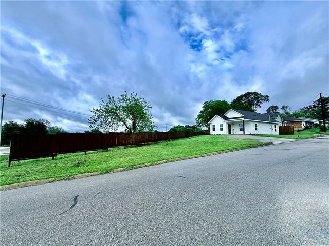 810 Brown Street, Brenham, TX 77833